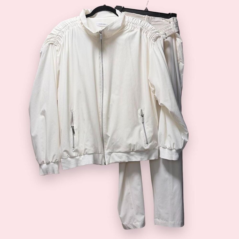 Calvin Klein White 2 Piece Zip Jacket and Pants Set Size Large/Med